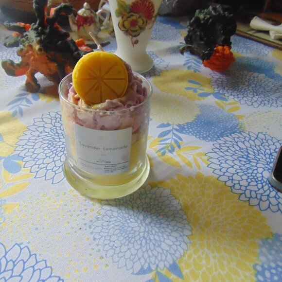 DESSERT CANDLE  LAVENDER /LEMON - Picture 2 of 3
